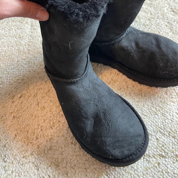 Short UGG boots-sz 7-laced in the back - Picture 4 of 7